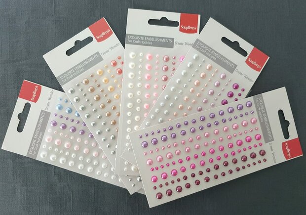 Strong glue. One color &ndash; 30 halfpearls: 6 x 6mm, 6 x 5mm, 8 x 4mm, 10 x 3mm.